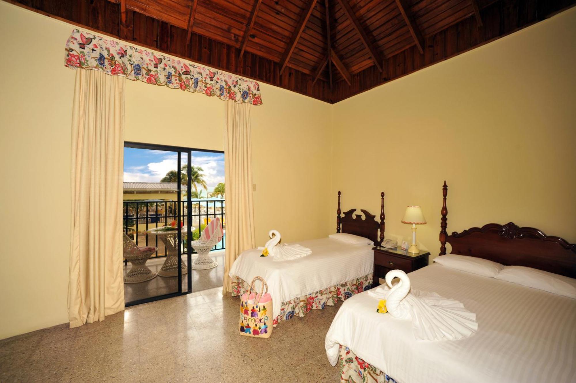 Rooms On The Beach Негрил Экстерьер фото